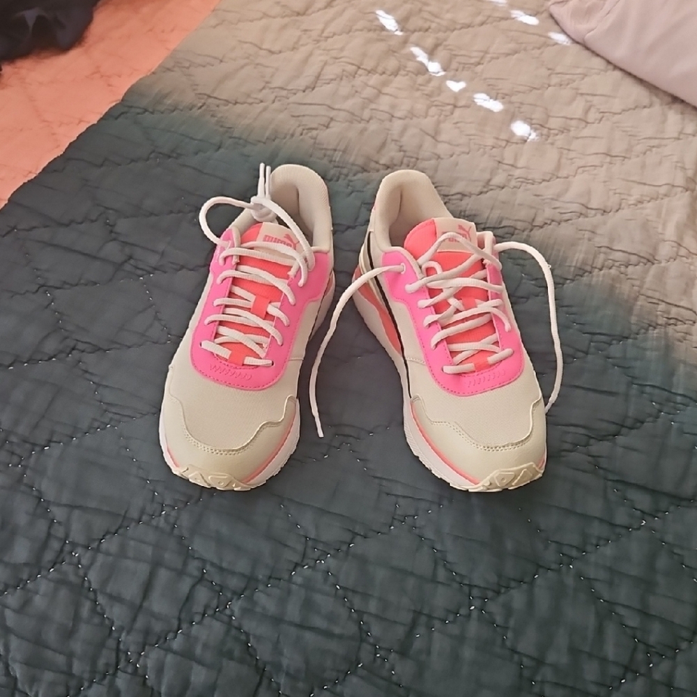 Puma Women's Vibrant Pink and Cream Sneakers